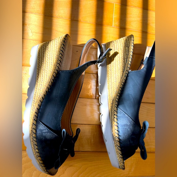 Stefania Italy women’s black wedges - Picture 2 of 7